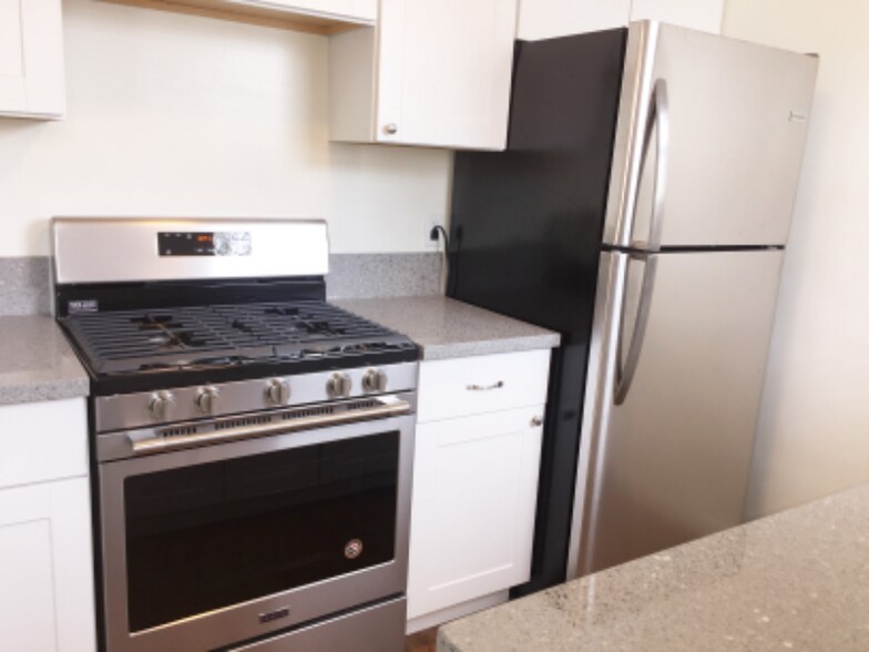 Building Photo - 10964 Venice Blvd.