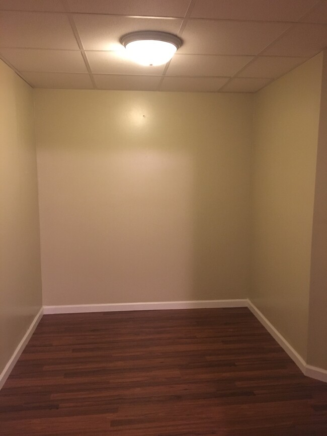 Building Photo - 320 Emmaus Cir