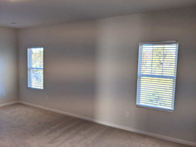 Building Photo - 3 BEDROOM TOWNHOME DOWNTOWN CONCORD-GREENW...