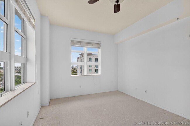 Building Photo - 403 S Sapodilla Ave