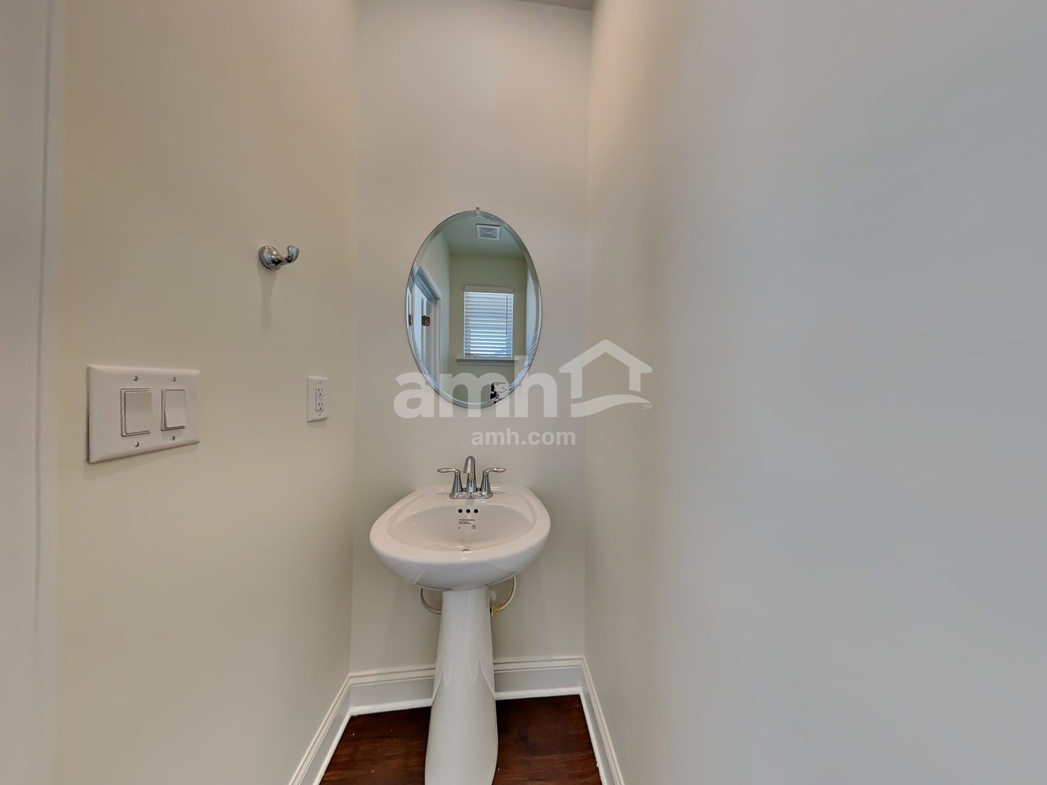 Building Photo - 1052 Highland Walk