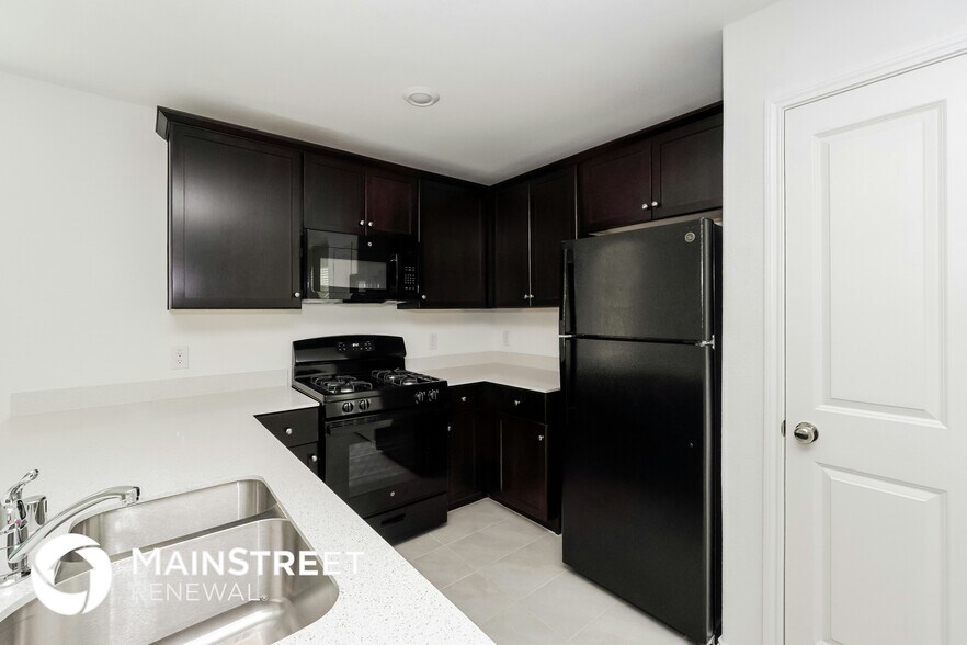 Building Photo - 8432 Fawn Creek Dr