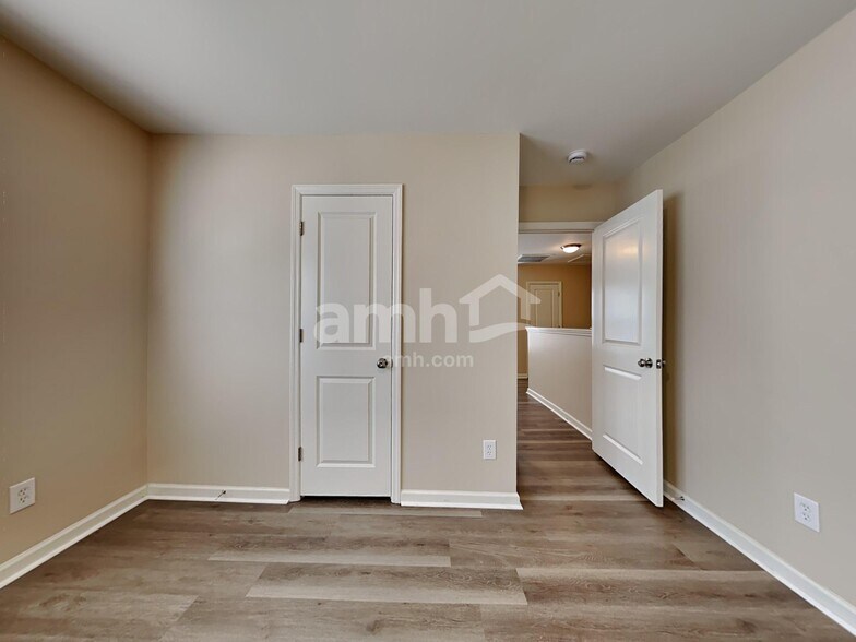 Building Photo - 3392 Fletton Way