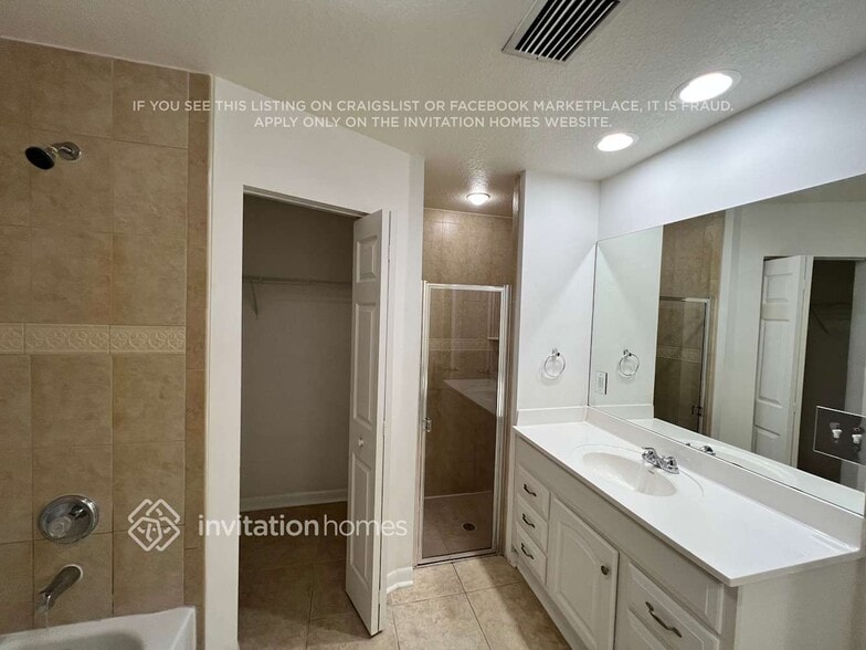 Building Photo - 1318 SW Bartell Ave