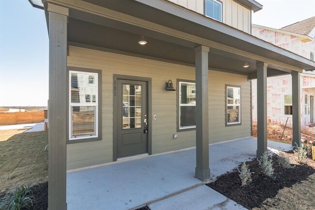 Building Photo - 101 Rioja