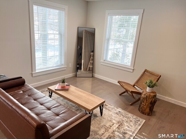 Building Photo - 179 Butternut St