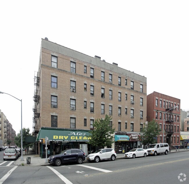 Building Photo - 800 E 149th St