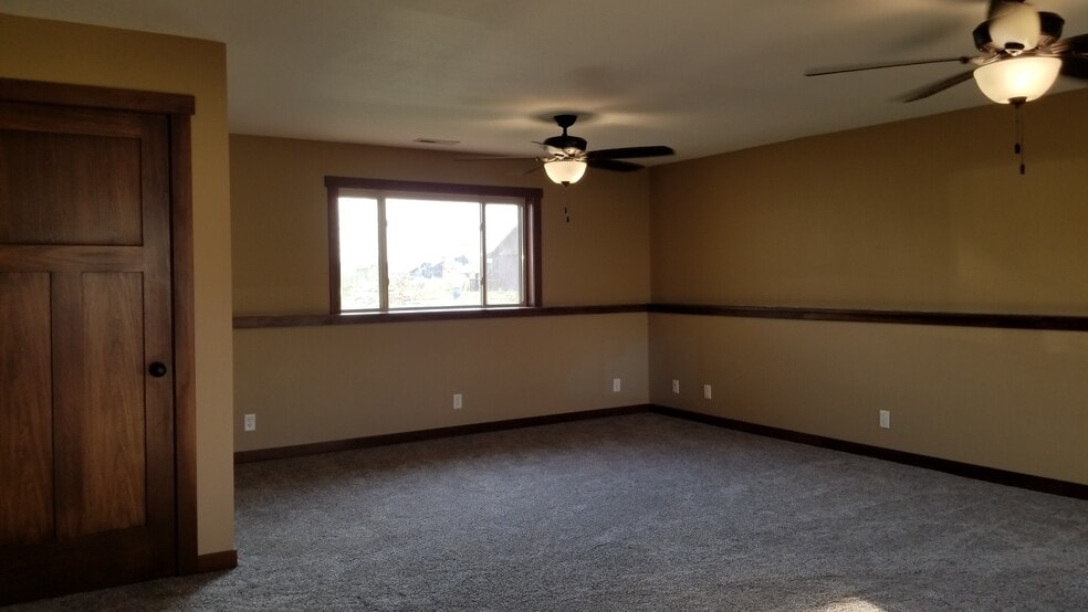 Building Photo - 244 Prairie Rd