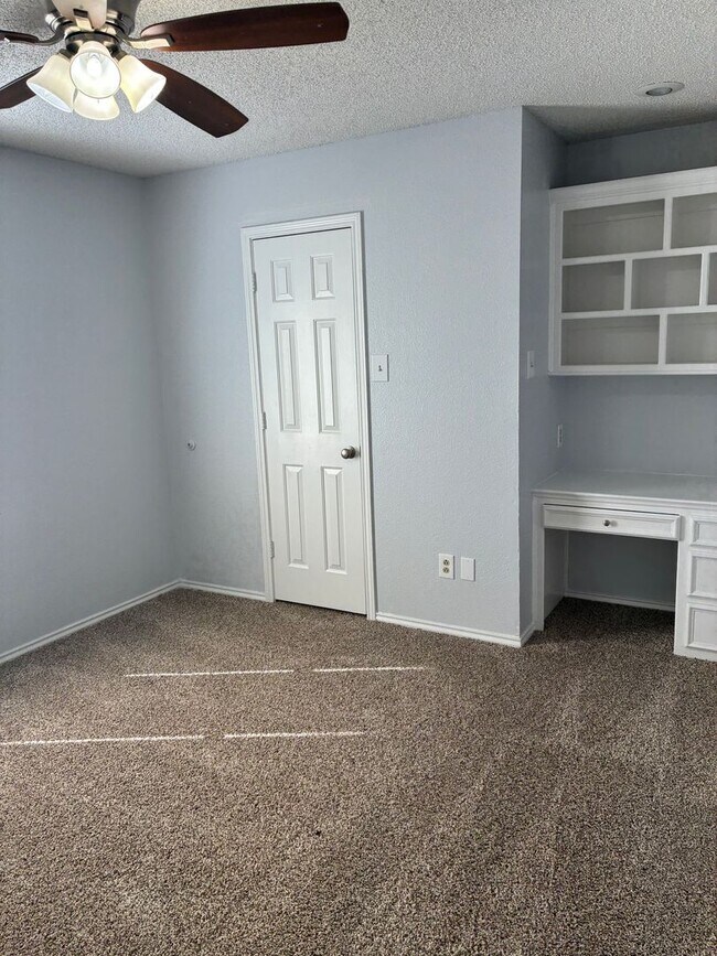 Building Photo - Price Improvement on this 4 bedroom