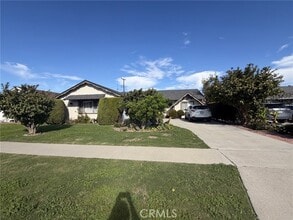 Building Photo - 9551 Robin Ave