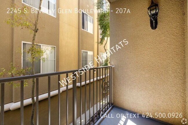 Building Photo - 2245 S Beverly Glen Blvd