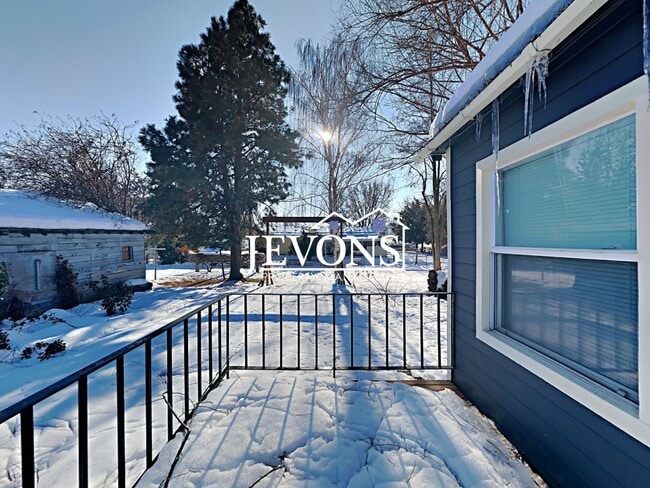 Building Photo - Coming soon! Pet-Friendly 3-Bedroom Home in Naches with Easy Access to Hwy 12