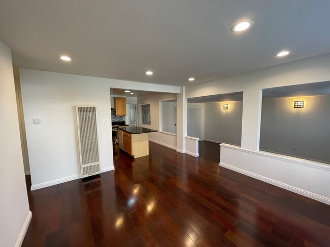Building Photo - 1607 Phelan Ln