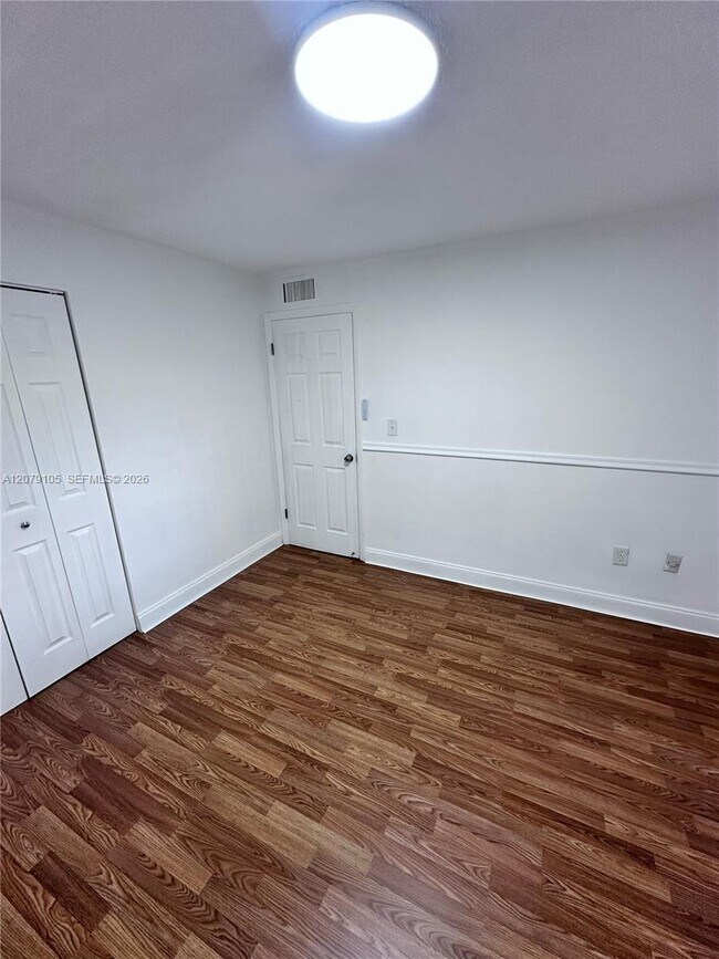 Building Photo - 2498 SW 17th Ave