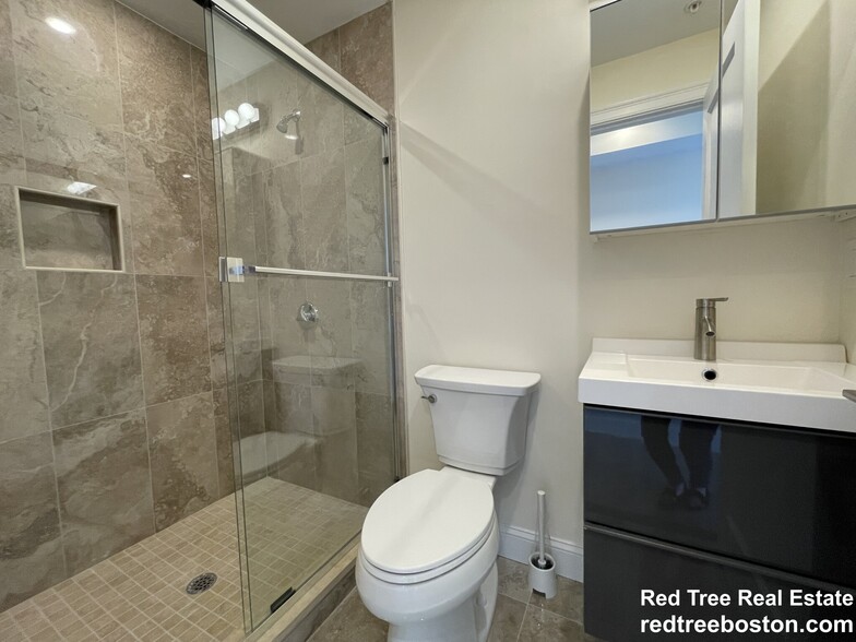 Building Photo - 1028a Commonwealth Ave