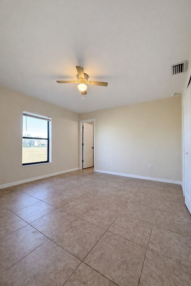 Building Photo - 2139/2141 SW 8TH PLACE