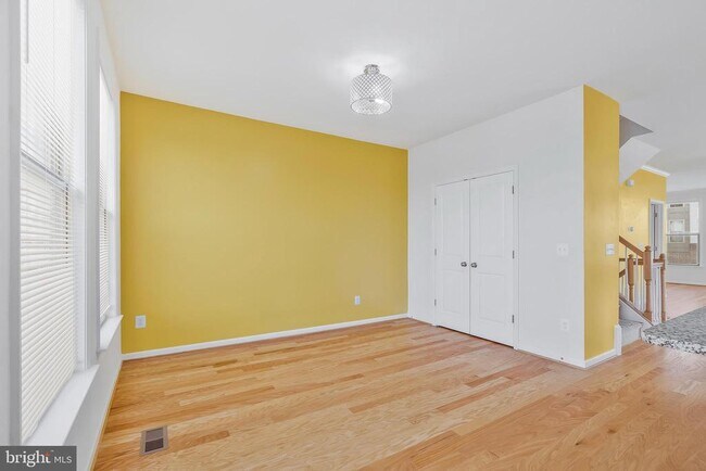 Building Photo - 42502 Dogwood Glen Square