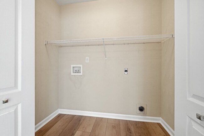 Building Photo - Freshly Renovated & Ready NOW! A First-Time Rental in Castleton! Pet Friendly - Fenced Yard - Gre...