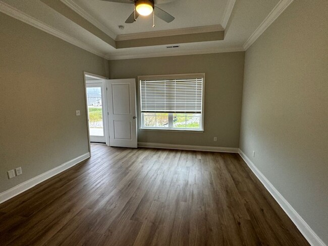 Building Photo - New 2 Bed 2 Bath townhouse