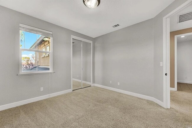 Building Photo - 107 Brighton Cir