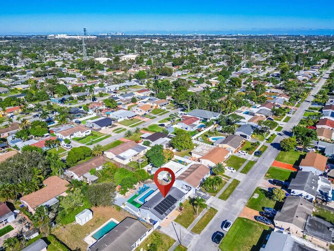 Building Photo - 7001 Coolidge St