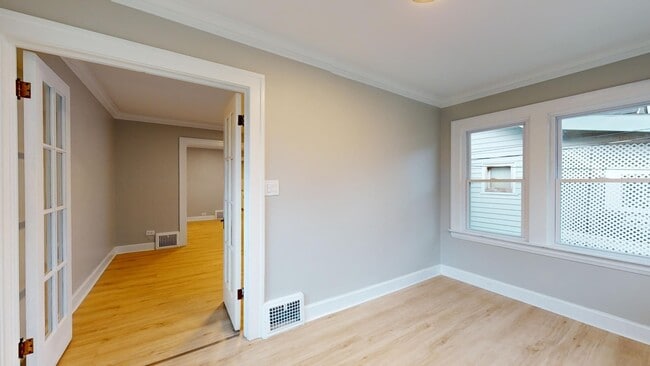 Building Photo - For August Move-In - West Blvd Area - 2 Bedroom Single Family Home