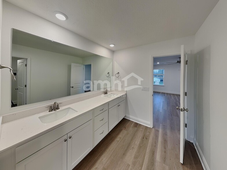 Building Photo - 205 Kramer Mills Dr