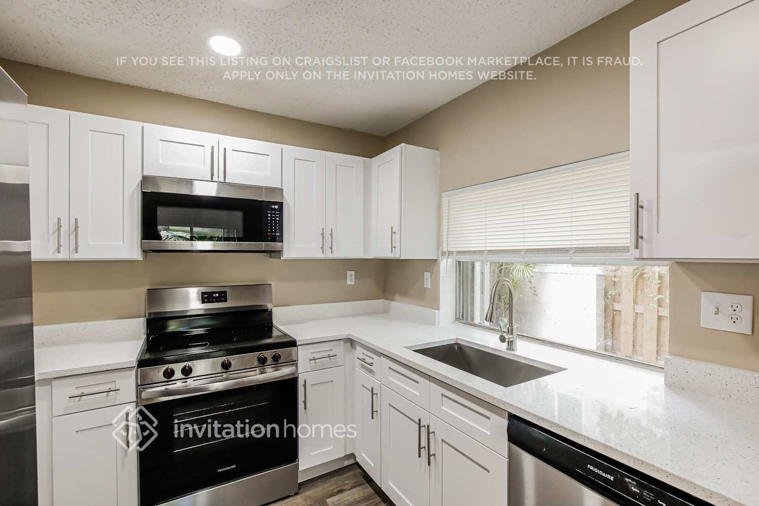 Building Photo - 1220 NW 89th Dr