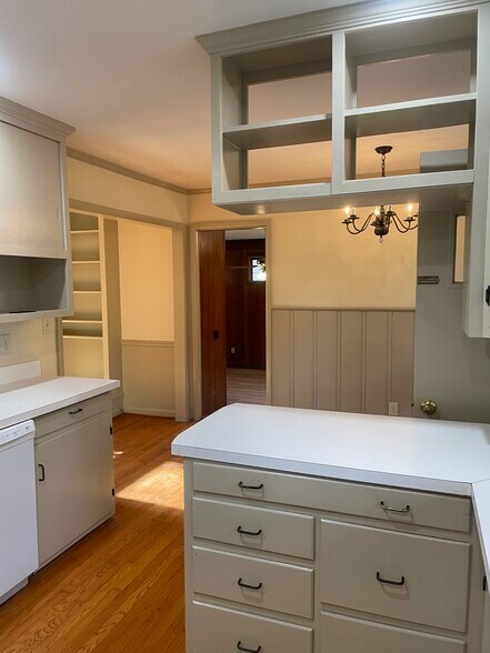Building Photo - 208 Foxboro Ln
