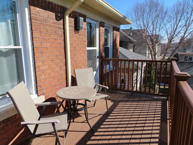 Building Photo - 1157 Beaconsfield Ave