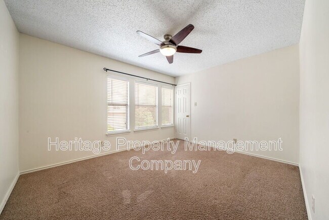 Building Photo - 17427 Sapphire Rim Dr