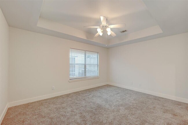 Building Photo - 5723 Larkin St