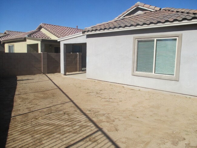 Building Photo - Bright 3BR + Fenced Yard + Community Pool Access in Rancho Sahuarita