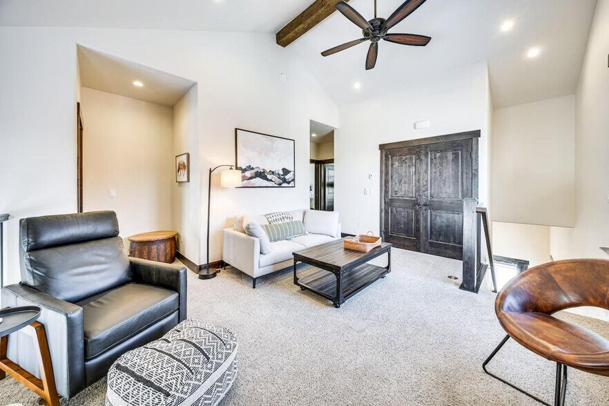 Building Photo - 44 Damselfly Lp