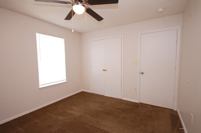 Building Photo - 3BR Pensacola Home Near Blue Wahoos Stadium & Fenced Backyard!