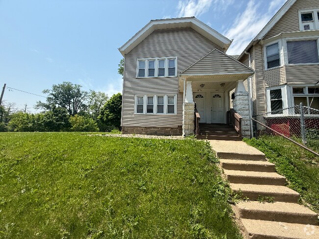 Building Photo - 1817-1819-1819 N 36th St