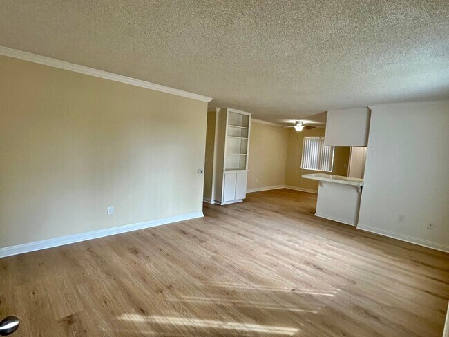 Building Photo - 6060 Mt Aguilar Dr