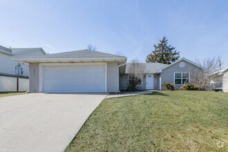 Building Photo - Recently Remodeled house in North Columbia!