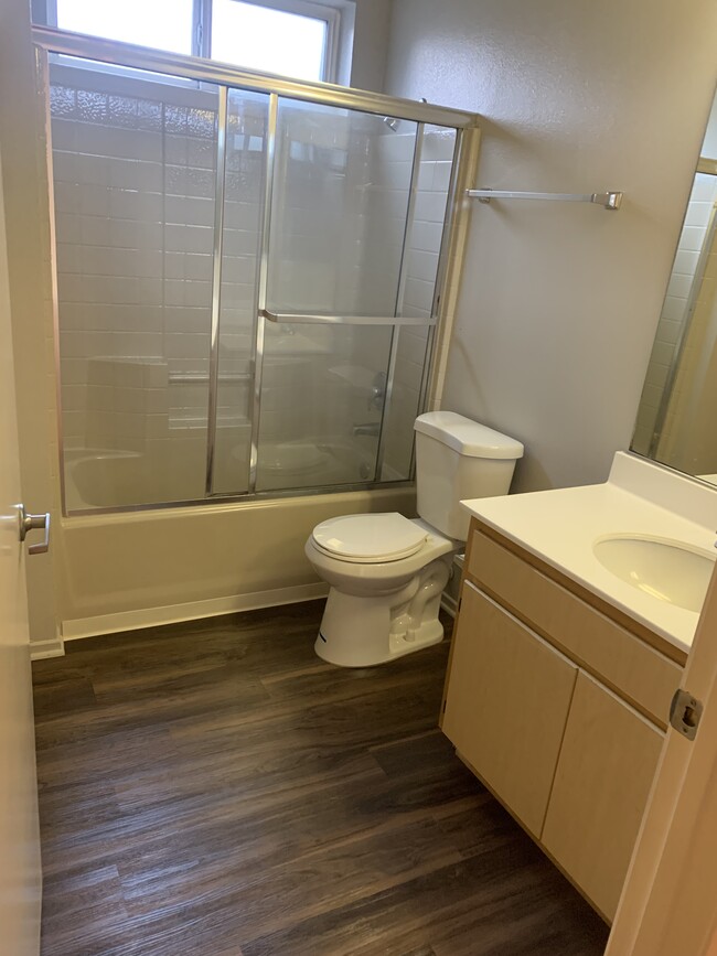 Bathroom - 10717 Lawler St