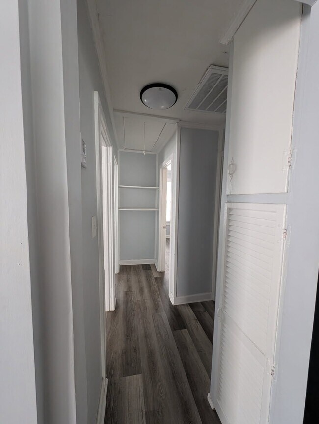 Building Photo - 1153 Auburn Dr