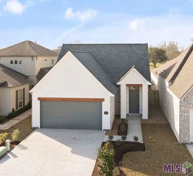 Building Photo - 41053 Galvez Trails Blvd