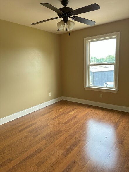 Building Photo - 111 Village Square Dr