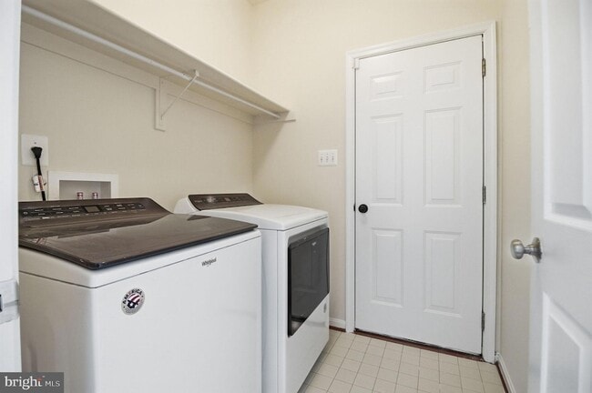 Building Photo - 950 Grouse Pointe Dr