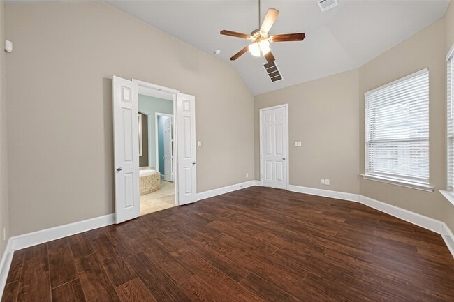 Building Photo - 16811 Kilgarth Dr