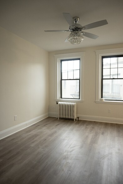 Building Photo - 374 Chestnut Hill Ave