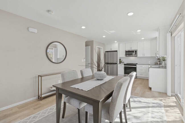 Building Photo - 3Bd/3Ba Seattle Home