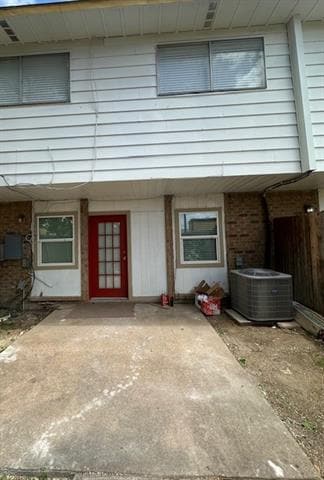 Building Photo - 2401 Doreen St
