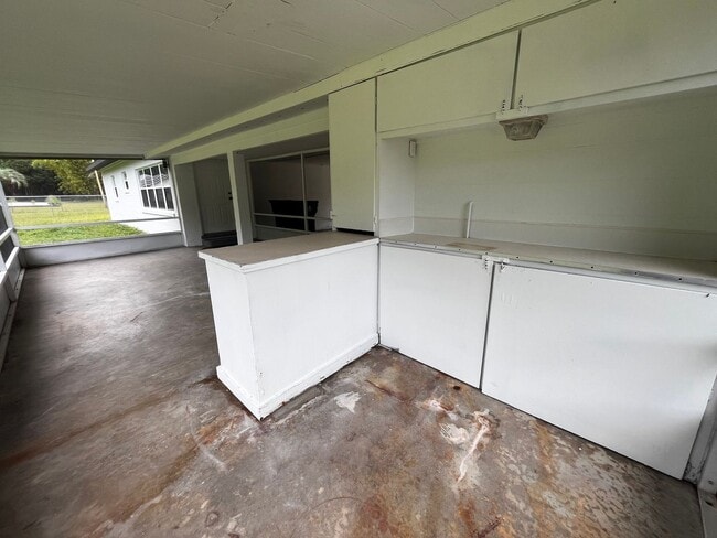 Building Photo - 1017 Hardwick Ave