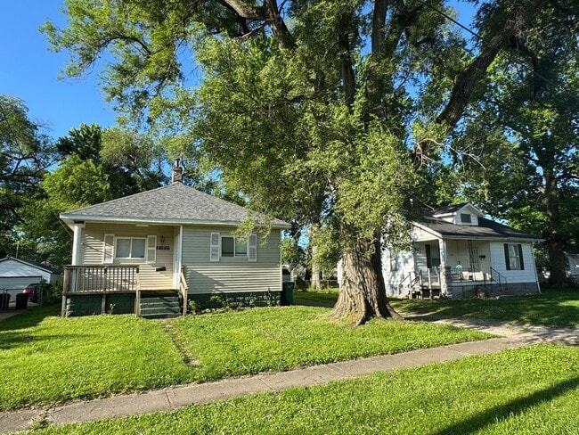 Building Photo - Is This Love? Cozy 2 Bed, 1 Bath Home with...