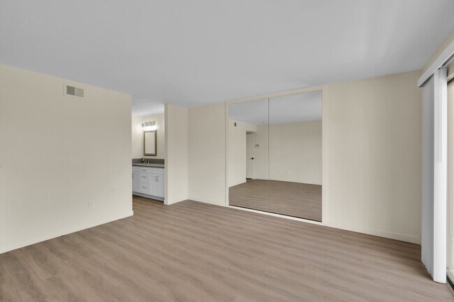 Building Photo - 2579 Caminito Muirfield